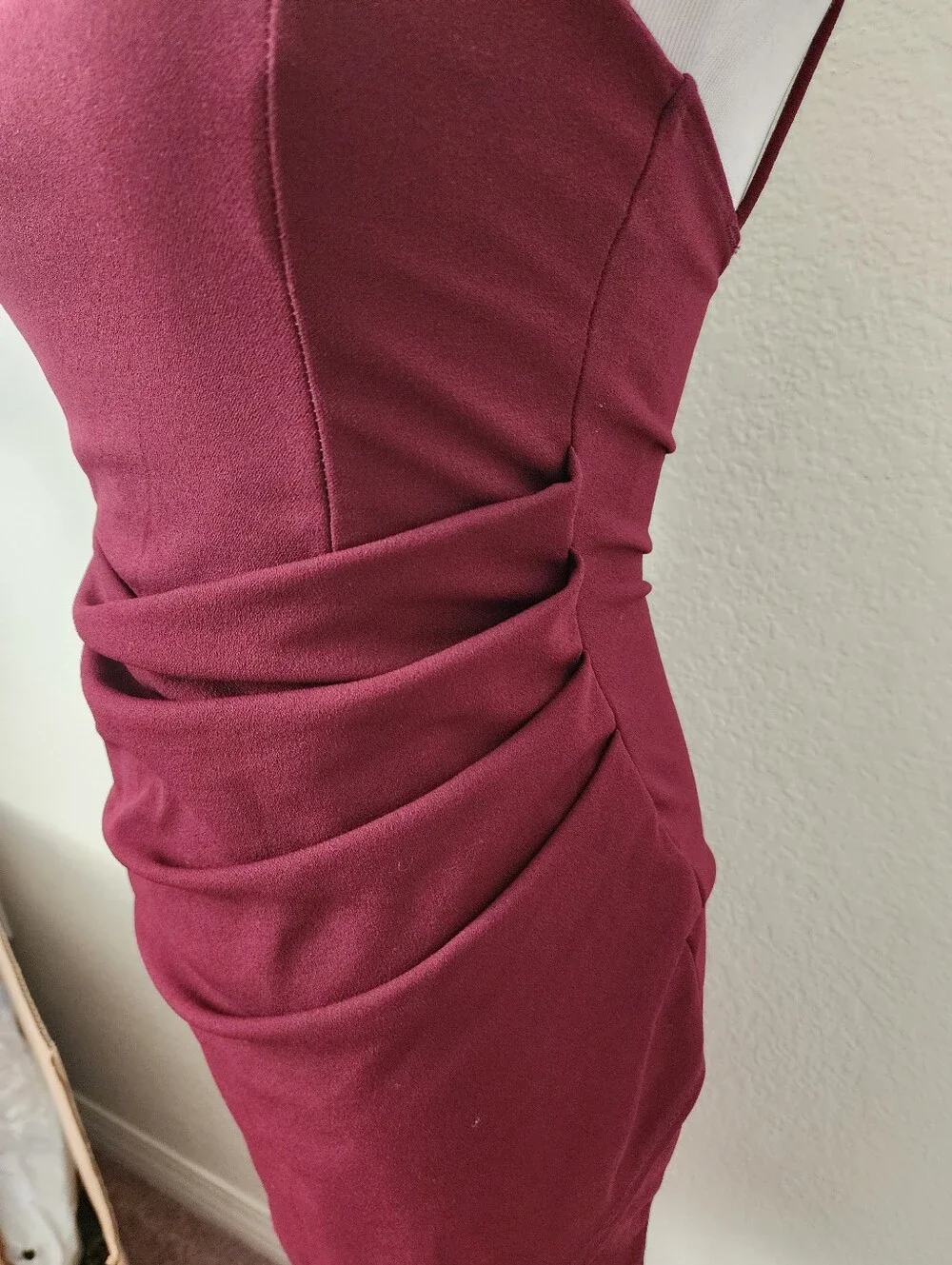 Windsor Burgundy Ruched Midi Bodycon Dress - Picture 2 of 2